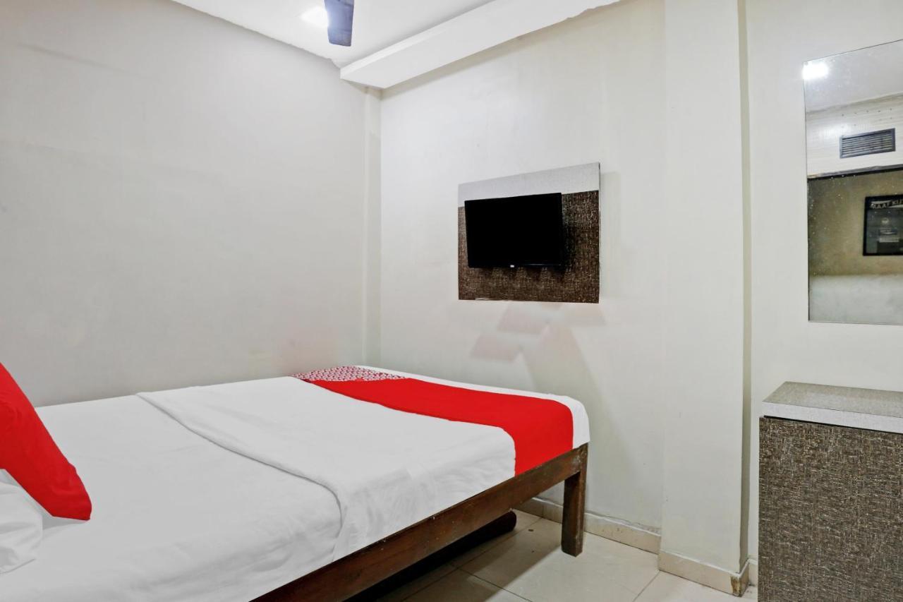 Oyo 84398 Maroshi Residency Bombay Exterior foto